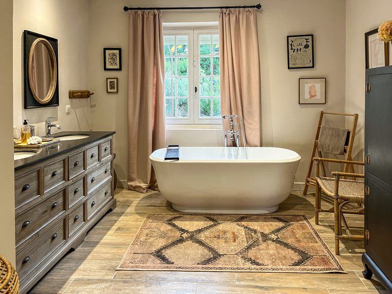Bathroom with freestanding tub